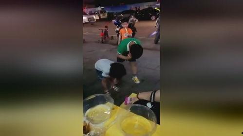 湖北兄妹吃瓜,夏日田园欢乐多