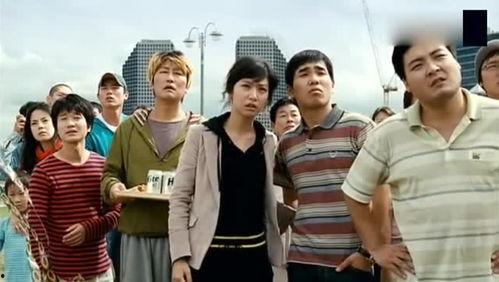 桥下吃瓜,探寻民间生活的趣味瞬间