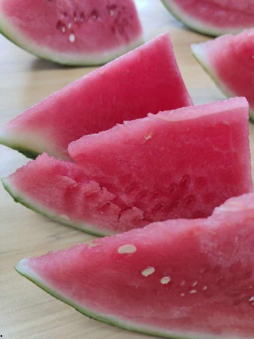 大瓜在吃,揭秘娱乐圈的幕后故事